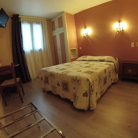 ホテル Castel Du Roy 2*